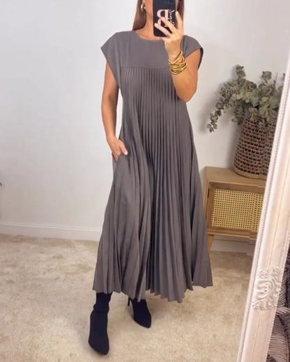 ✨New products on offer ✨Sleeveless pleated simple solid color dress