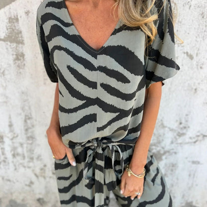 🔥2025 HOT SALE🔥 Women's Zebra Print V-Neck Top & Pants (2-Piece Set)