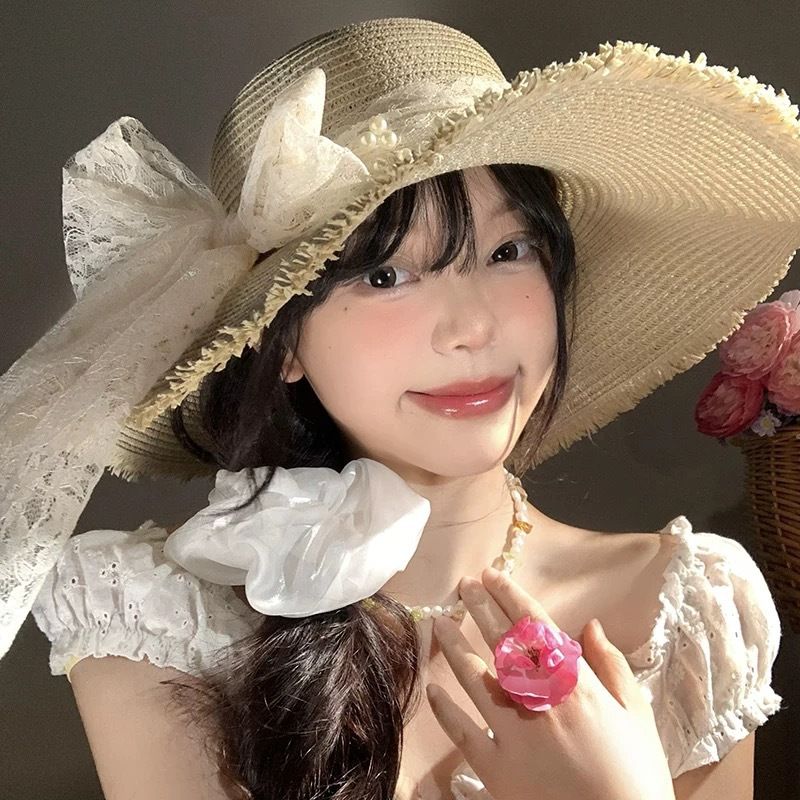 Fashionable Wide Brim Hat With Lace Bow